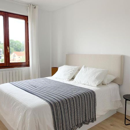 Acogedor Apartamento Con Terraza Y Parking Publico En Комільяс Екстер'єр фото